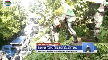 Lava Gunung Karangetang terus mengalir, warga sekitar lereng gunung dievakuasi ke perkotaan.