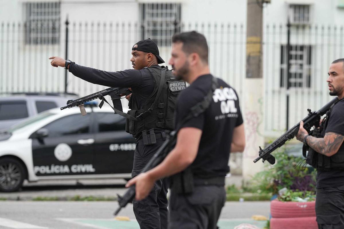 FOTO: Operasi Polisi Paling Mematikan Brasil,  64 Tewas dalam Perang Melawan Geng Narkoba