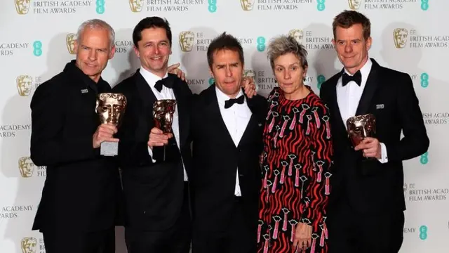 [Bintang] Three Billboards Outside Ebbing, Missouri.