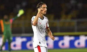 Gelandang AC Milan, Luka Modric, merayakan gol timnya dalam laga Serie A antara Lecce dan AC Milan di Stadion Via del Mare, Lecce, Italia, Jumat, 29 Agustus 2025. (Giovanni Evangelista/LaPresse via AP)
