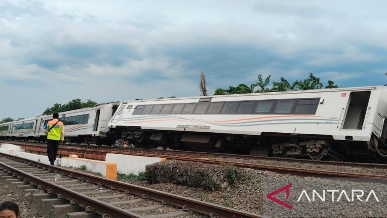 Tahukah Anda? 8 Perjalanan Kereta Dibatalkan Imbas Anjloknya KA Purwojaya di Kedunggedeh