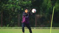 Kiper Tira Persikabo, Mochamad Dicky Indrayana. (Bola.com/Nandang Permana)