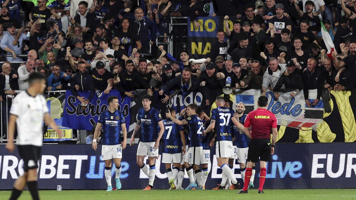 Makin Panas, Inter dan AC Milan Saling Geser di Puncak Klasemen Serie A ...