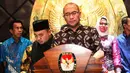 Ketua Komisi Pemilihan Umum (KPU) Republik Indonesia (RI), Hasyim Asy'ari memberikan keterangan terkait putusan Dewan Kehormatan Penyelenggara Pemilu (DKPP) di Gedung KPU, Jakarta, Rabu (3/7/2024). (Liputan6.com/Angga Yuniar)
