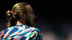 Oscar Mingueza. Bek Barcelona berusia 22 tahun ini memiliki gaji terendah di Barcelona, yaitu sebesar 15 ribu pounds per pekan. Musim ini ia mulai dipercaya Ronald Koeman untuk menjadi pilihan utama di lini belakang Blaugrana. Total telah tampil dalam 9 laga musim ini. (AFP/Josep Lago)