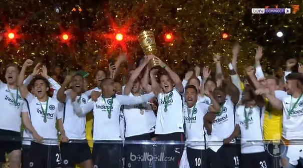 Ante Rebic melesakkan dua gol brilian ketika Eintracht Frankfurt menang mengejutkan atas juara Bundesliga, Bayern Munich 3-1 pada ...