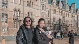 Melengkapi kebahagiaan pernikahan pasangan ini, pada 19 November 2019, Kimberly Ryder melahirkan anak pertama mereka yang diberi nama Rayden Starlight Akbar di London, Inggris. (Liputan6.com/IG/kimberlyryder)