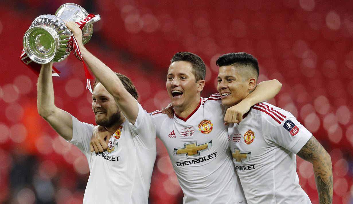 Ander Herrera dianggap lebih baik dari pemain termahal dunia, Paul Pogba, yang bahkan tidak masuk daftar tiga besar. (AFP/Adrian Dennis)