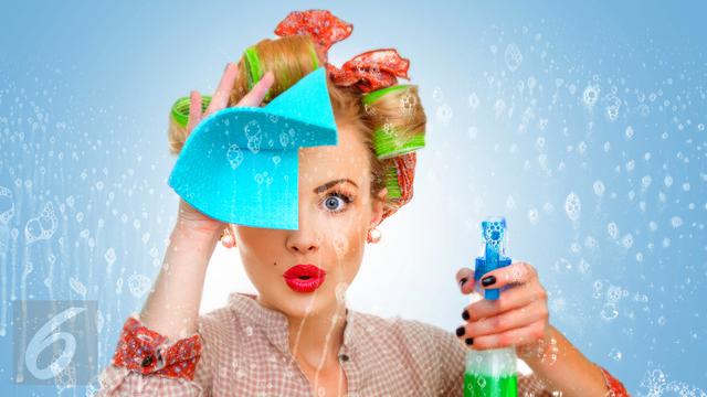 Membersihkan Kaca Jendela