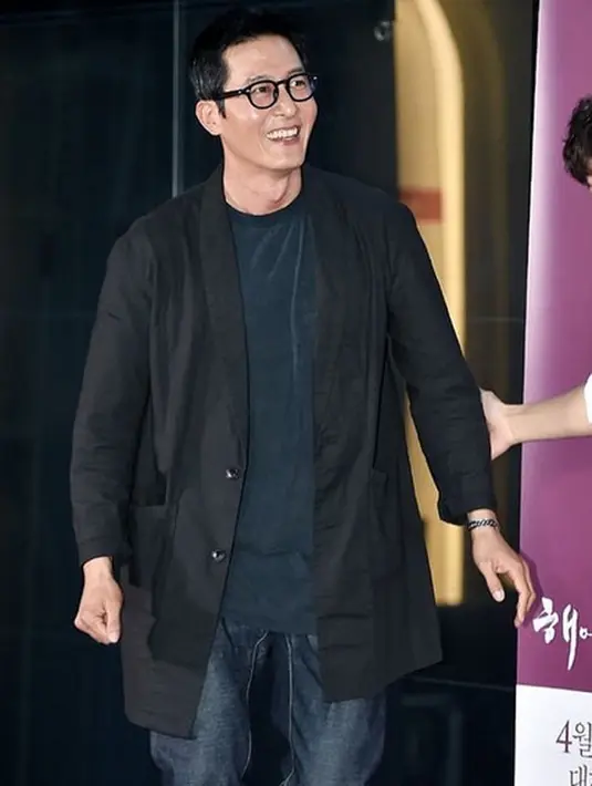 Di sisi lain, seperti yang diwartakan Naver, Rabu (15/11/2017), hingga saat ini masih dilakukan penyidikan terkait dengan penyebab terjadinya kecelakan yang dialami Kim Joo Hyuk. Masih belum ada jejak yang menjadi sebabnya. (Instagram/kimkimjoohyuk_fan)