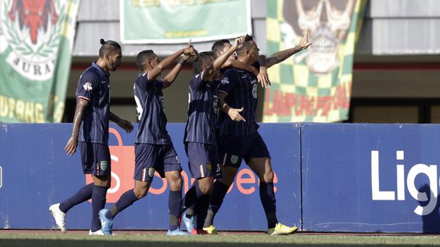 Perseru Badak Lampung vs Persela Lamongan