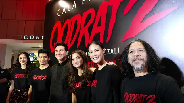 Para pemain film Qodrat 2 pada saat doorstop di Epicentrum XXI, Jakarta Selatan,  Jumat (21/3/25). (Foto: Liputan6.com/Rahmadina Sundari)