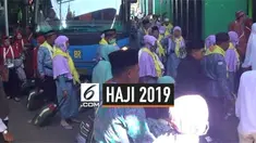 Seorang kakek berusia 73 tahun batal diberangkatkan ke tanah suci. Calon haji asal Surabaya ini dipulangkan kembali karena mengalami stres.