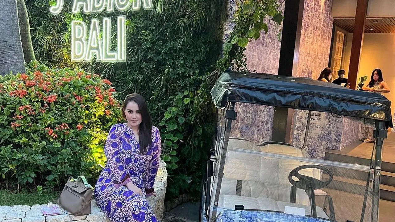 10 Potret Jennifer Dunn dengan Koleksi Tas Branded, Gayanya Makin Sosialita