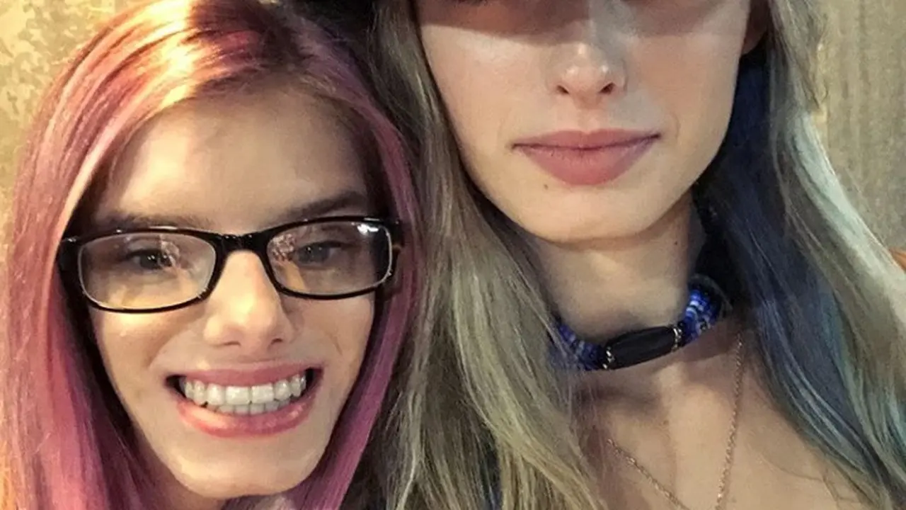 Sierra dan Sienna Bernal