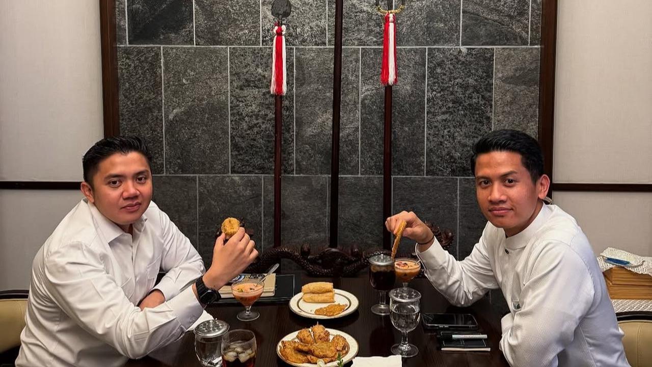 Potret 'Upin Ipin' Bukber Menunya Gorengan, Sosok Keduanya Dekat dengan Prabowo dan Jokowi