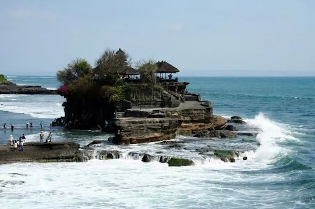 Tempat wisata budaya di Bali. (sumber foto: veganstreetcafe.info/pinterest)