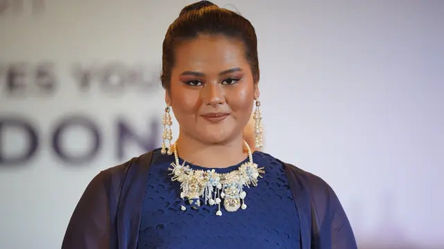 6 Gaya Makeup Wardah x Klamby di Runway London Fashion Week