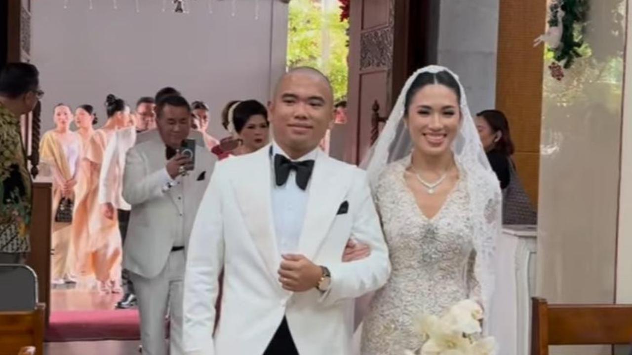 7 Momen Pernikahan Frank Hutapea dan Winona Delany, Hotman Paris Sang Ayahanda Diselimuti Haru