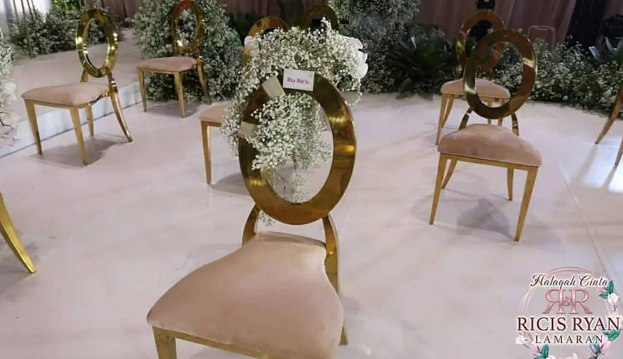 Lamaran Ria Ricis dan Tuku Ryan (Instagram/ummaicis)