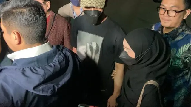 Akur dan Mesra, Ini 7 Momen Lesti dan Rizky Billar Dipanggil Penyidik