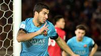Perayaan gol yang dilakukan bomber Barcelona, Luis Suarez, usai membobol gawang Guangzhou Evergrande. (AFP/Kazuhiro Nogi)
