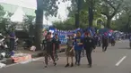 Video suasana para pendukung Persib Bandung yang mulai meramaikan sekitar Stadion Siliwangi jelang uji coba melawan Bali United Pada Sabtu, 13 Februari 2016.