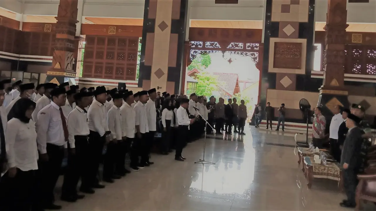 Deklarasi damai calon kepala desa di pendopo Tuban. (Adirin/Liputan6.com)