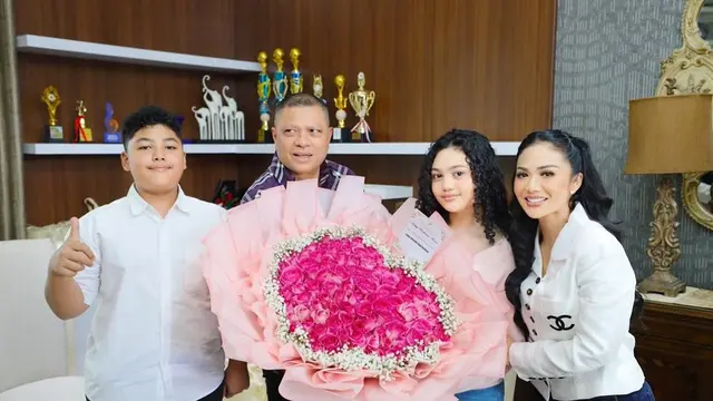 8 Potret Perayaan Ultah ke-14 Amora Lemos, Meriah Bersama Keluarga dan Sahabat