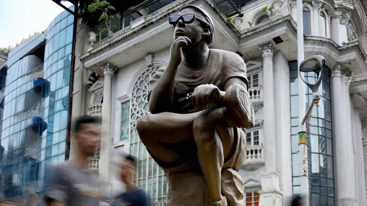 Bikin Berhenti dan Penasaran, Ikon Viral #PikirDuaKali Ini Lagi Hits di Kalangan Gen Z