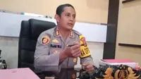 Tampang Kapolres Ngada nonaktif AKBP Fajar Widyadhamar Lukman Sumaatmaja. (Liputan6.com/ Ola Keda)