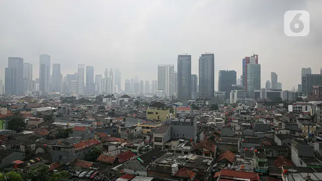 Jakarta Juara Dunia Polusi Udara saat Diguyur Hujan Lebat
