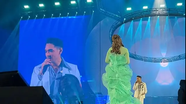 Gaya Afgan saat Hadir di Konser Rossa (Image by Instagram/@afgan_)