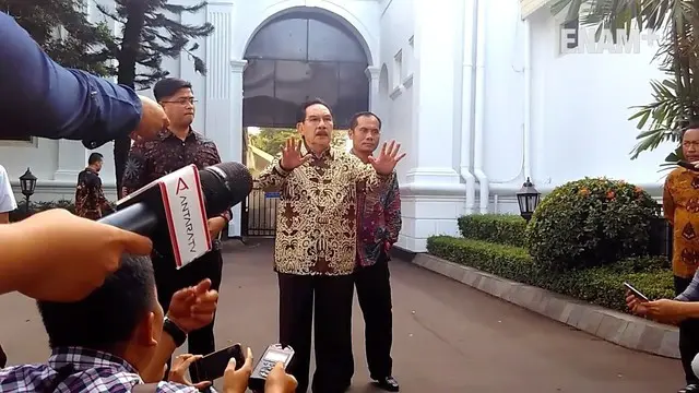 Mantan Ketua KPK Antasari Azhar memilih dia seribu bahasa kepada warytawan setelah bertemu dengan Presiden Joko Widodo. Antasari terus menghindar dari kejaran awak media saat ditanya hasil pertemuan dengan Jokowi.