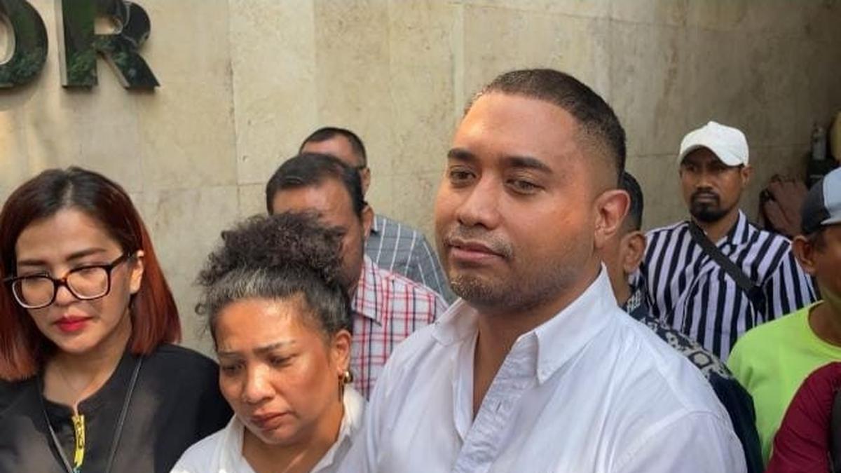 Rayen Pono Jalani Pemeriksaan Terkait Laporannya Terhadap Ahmad Dhani, Hadirkan 2 Saksi