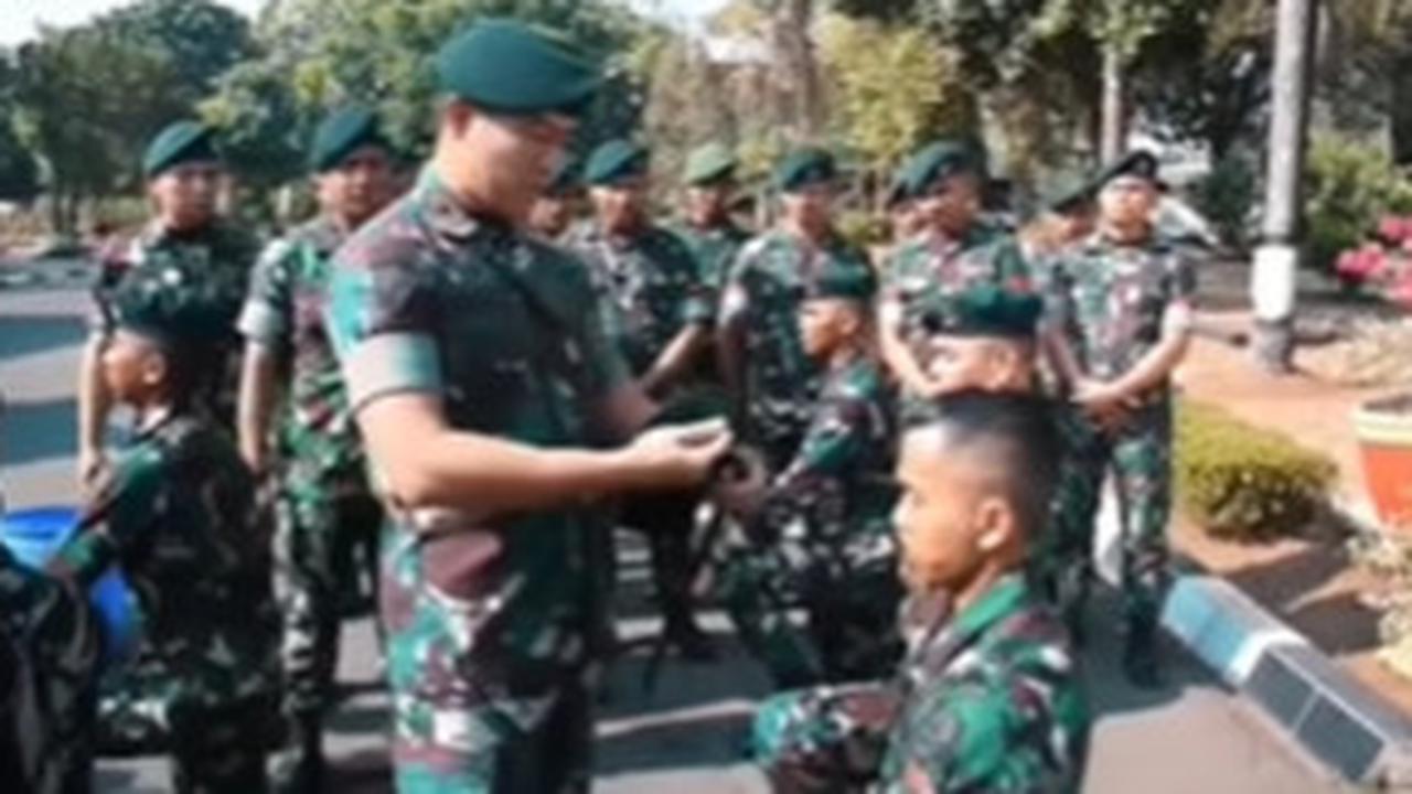Anggota TNI Hafal 30 Juz Langsung Dites di Depan Pasukan, Ternyata Komandannya juga Penghafal Alquran