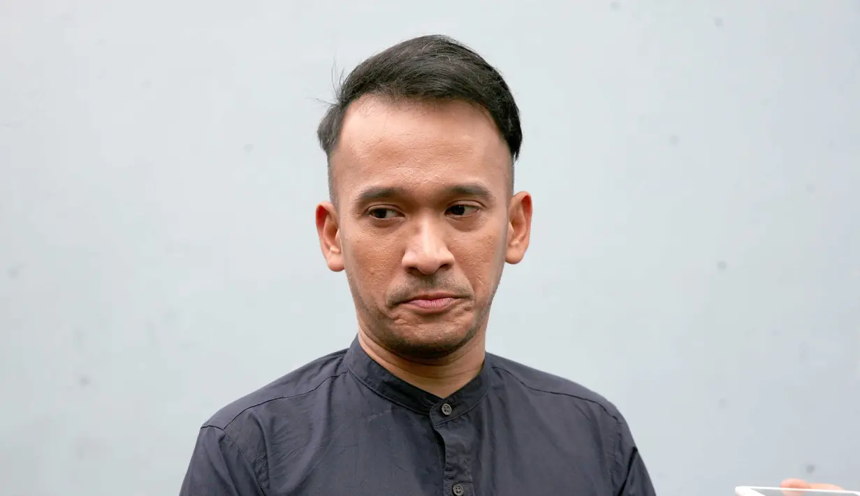 Salah satu artis yang hadir dalam acara pernikahan putri Presiden Joko Widodo adalah Ruben Onsu. Presenter dan pemeran itu datang bersama istrinya, Sarwendah Tan. Ia merasa beruntung. (Nuwahyunan/Bintang.com)