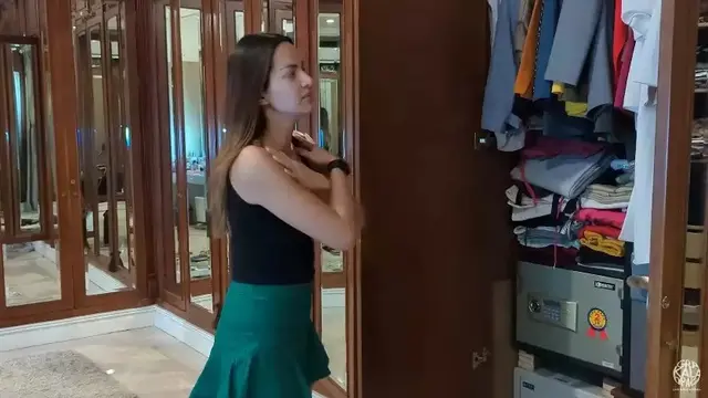 Potret kamar Nia Ramadhani dengan kasur seharga mobil (Sumber: YouTube/Nia Ramadhani Bakrie)
