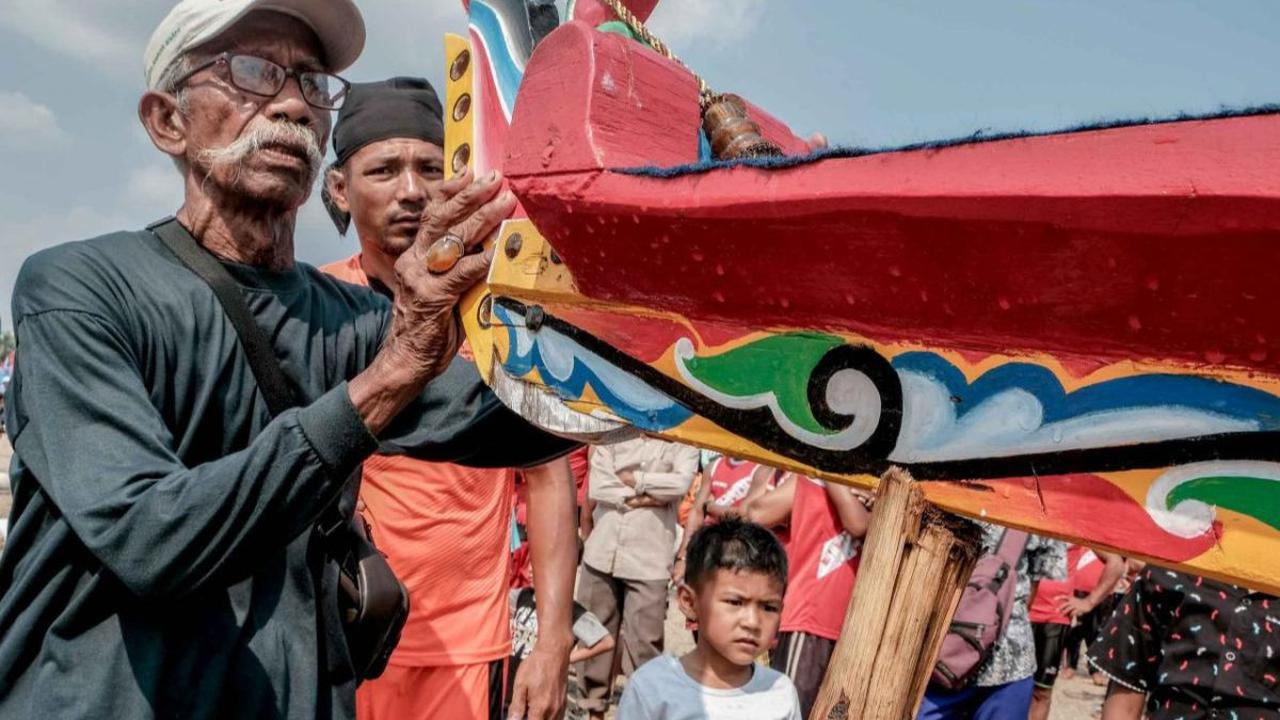 Konon, pemenang pacu jalur tidak bergantung pada kekuatan pendayung semata. 

Namun, ada juga faktor magis dari kayu yang dijadikan sebagai jalur.