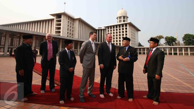Mentan Australia Kunjungi Dua Rumah Ibadah Bersejarah di ...