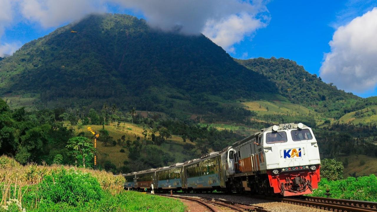 Eksotisme Stasiun Lebak Jero Bandung, Stasiun Tertinggi Kedua di Indonesia yang Terletak di Tengah Pegunungan
