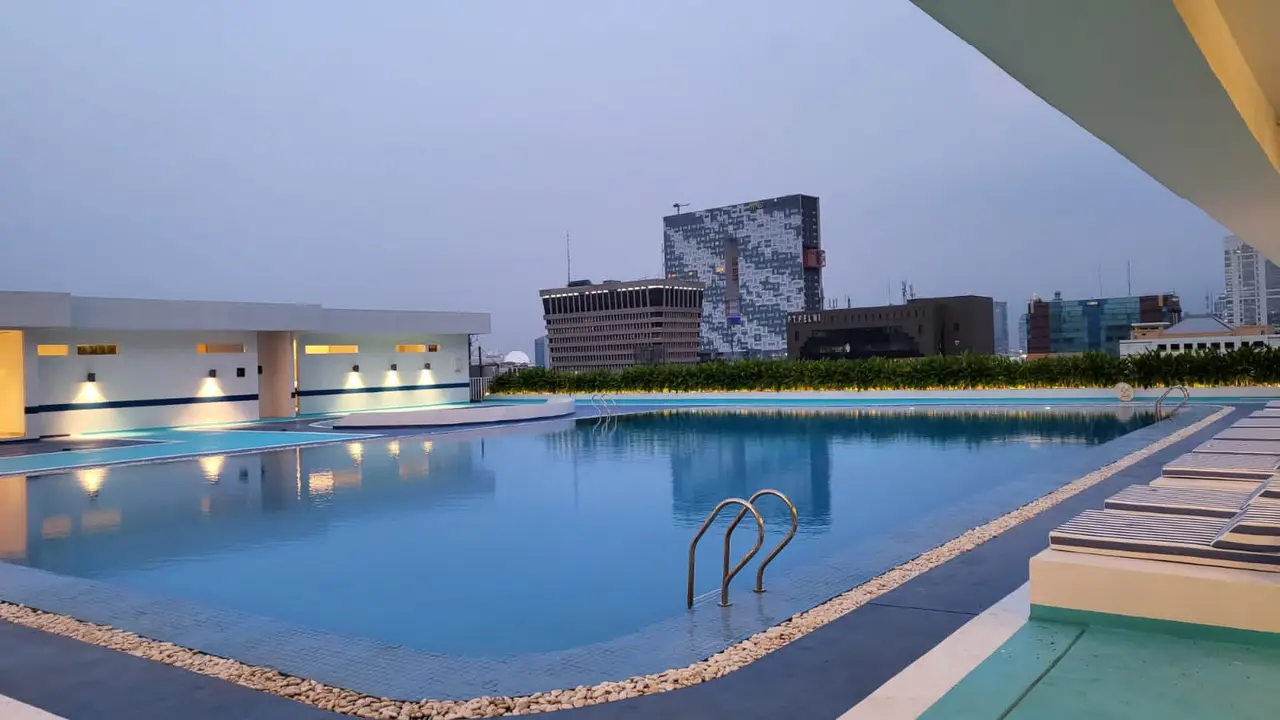 Rekomendasi kolam renang dengan pemandangan langit Jakarta