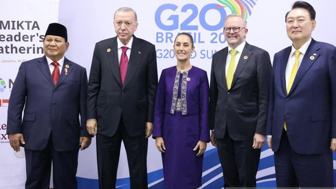 VIDEO: Prabowo Kepalkan Tangan Kejutkan Presiden Wanita Pertama Meksiko di KTT G20 Brazil