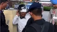 Kontak senjata antara polisi dengan kelompok sipil bersenjata di Poso, hingga unjuk rasa menentang pemberlakuan jam malam di Turki.