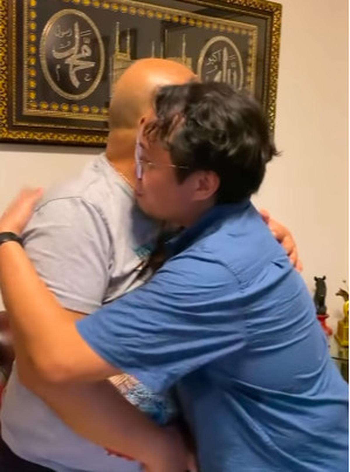 Penuh Kehangatan, Intip Potret Kebersamaan Indro Warkop bersama Dhamar Anak Kedua Mendiang Dono yang Curi Perhatian