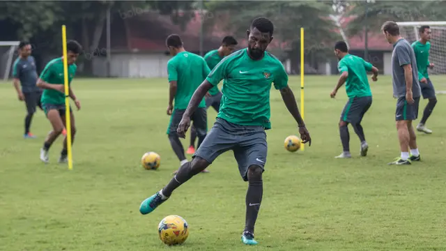 Canda Tawa Warnai Latihan Timnas Indonesia