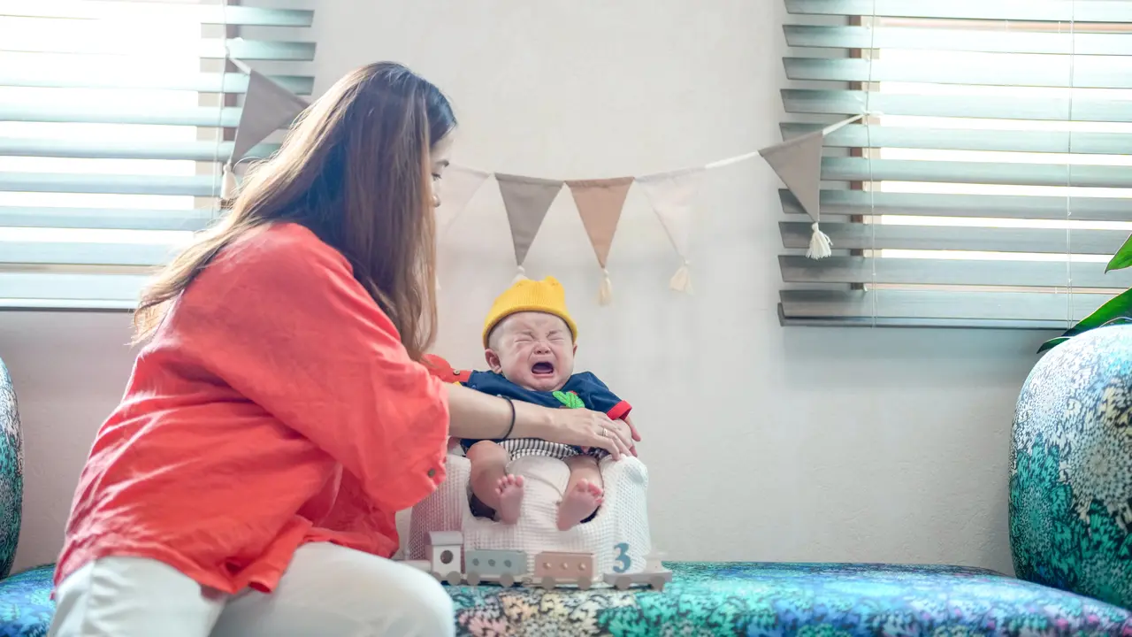 keluarga february tangisan bayi