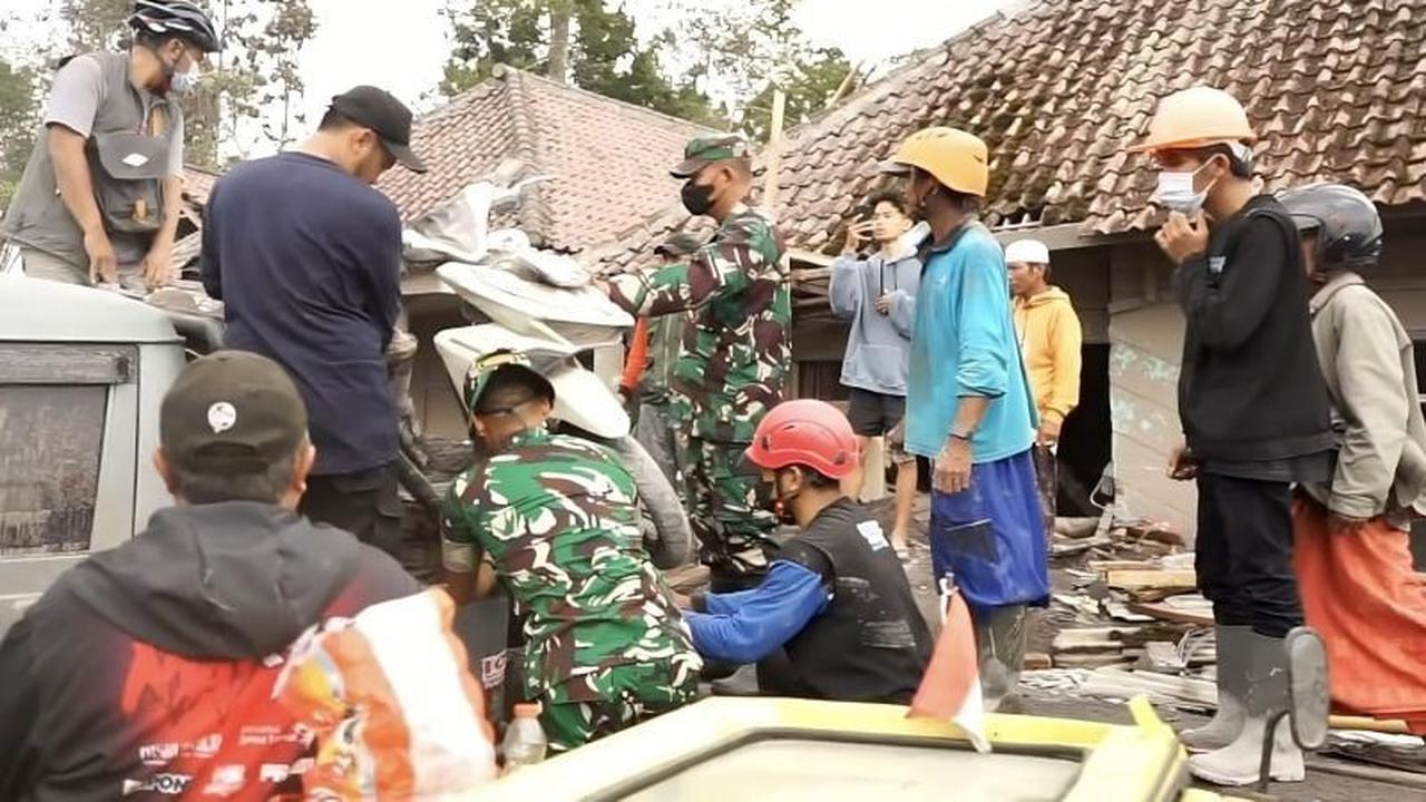 TNI Perkuat Penanganan Erupsi Semeru di Lumajang, Pastikan Bantuan Tepat Sasaran