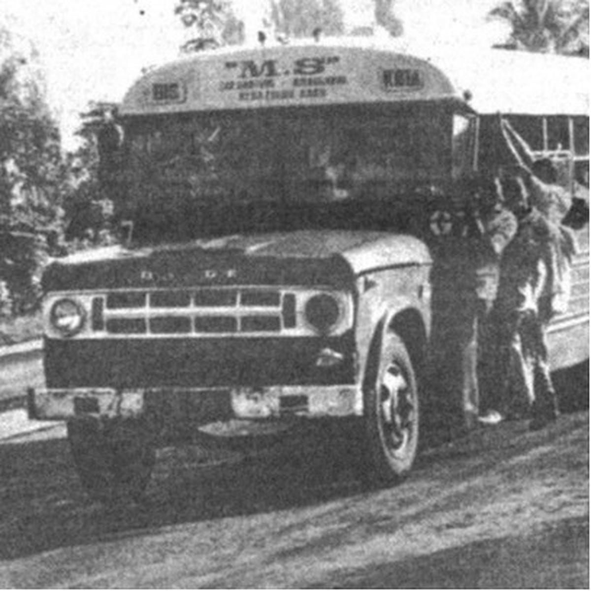 Bus Medal Sekarwangi