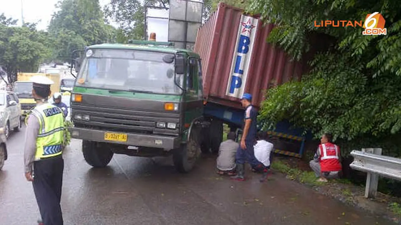 truk-kontainer-140115b.jpg